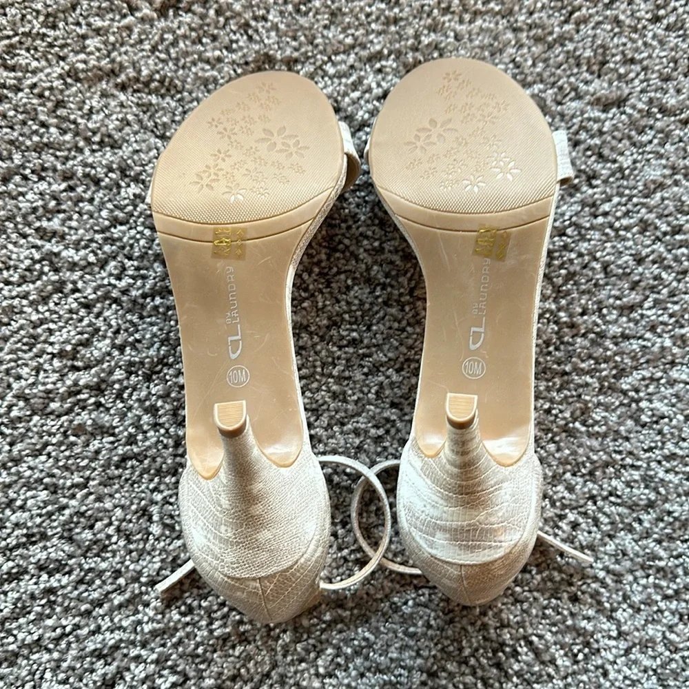 CL by Chinese Laundry strappy sandal heel neutral new size 10 ankle strap